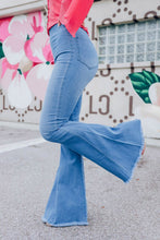 Load image into Gallery viewer, Heidi High Waist Flare Jeans